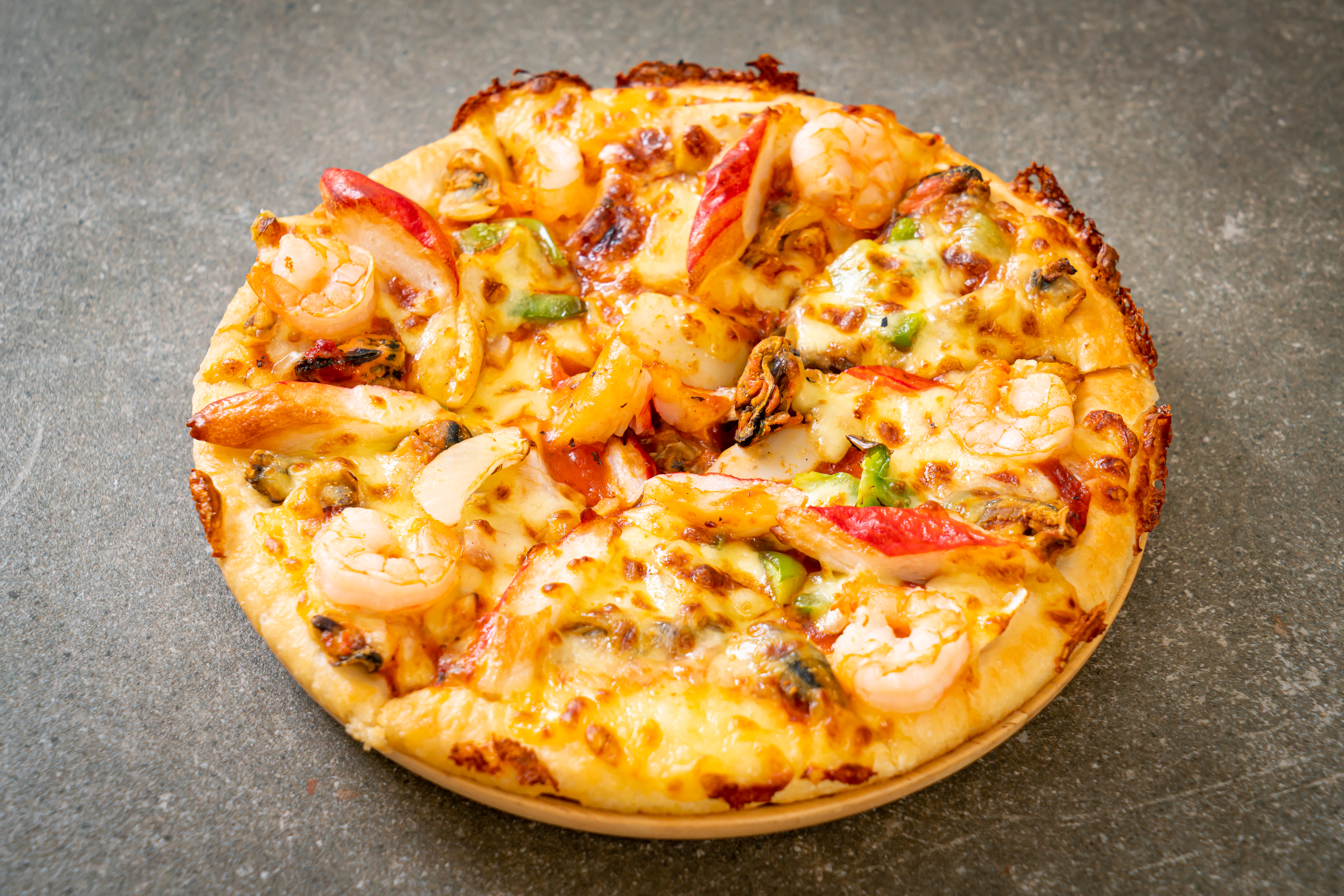 名物漁師ピッツァ　マルゲリータアラペスカトーラ